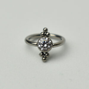 Captive Ring